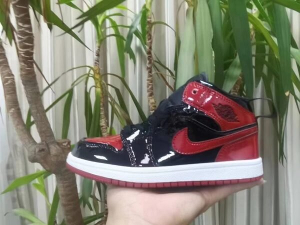 Air Jordan 1 Mid - Image 4