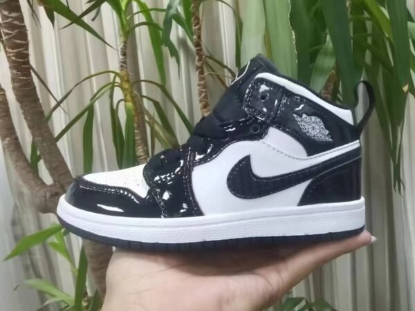 Air Jordan 1 Mid - Image 3