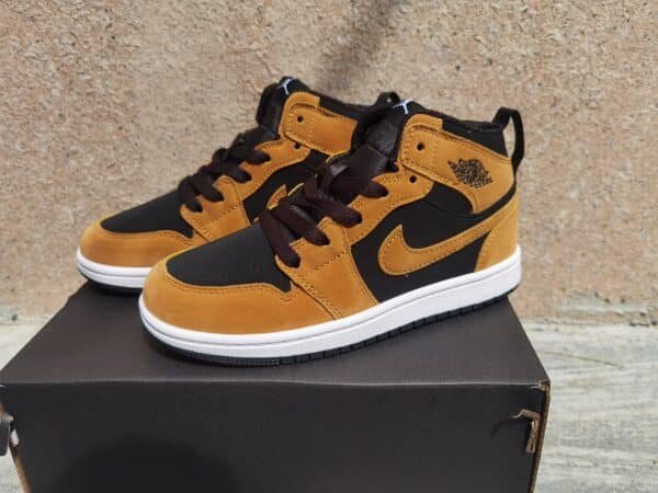 Air Jordan 1 Mid - Image 11