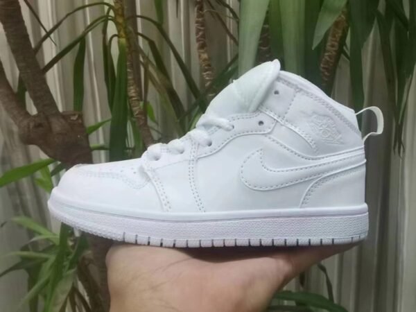 Air Jordan 1 Mid - Image 8