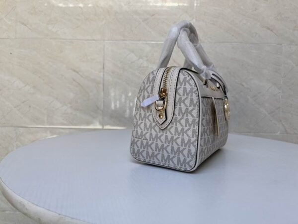 2024 Michael Kors TRAVEL White - Image 2