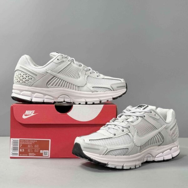 Nike Air Zoom Vomero 5