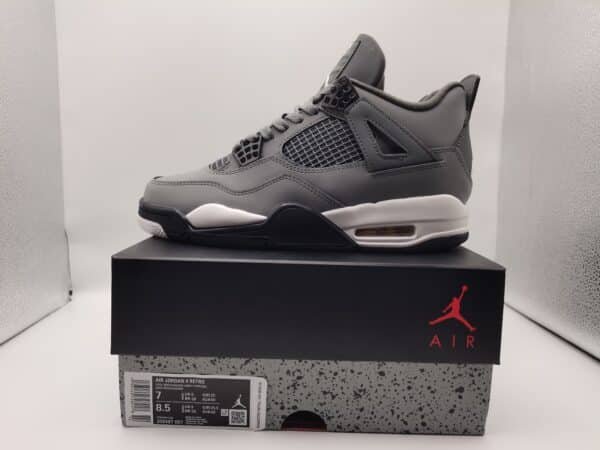 Air Jordan 4 v2 - Image 2