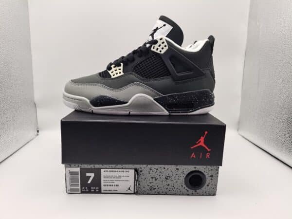 Air Jordan 4 v2 - Image 6