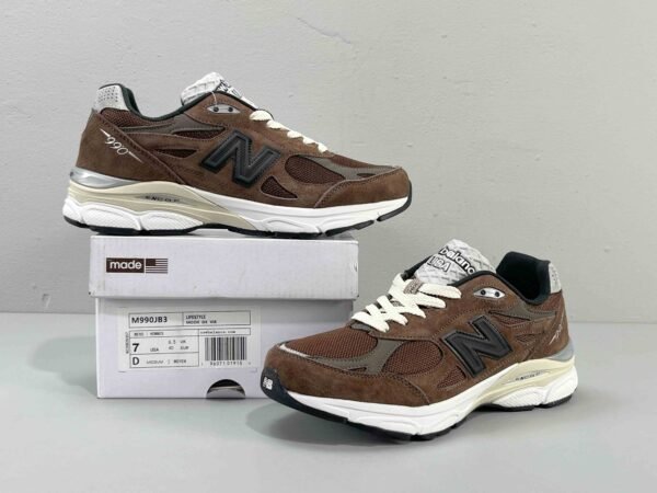 New Balance 990v3