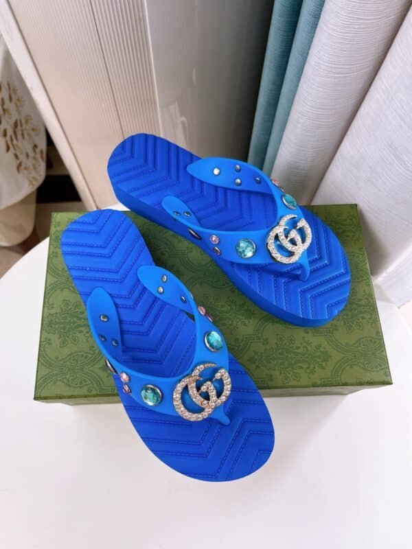 Gucci Pink Bejeweled Sandals - Image 3