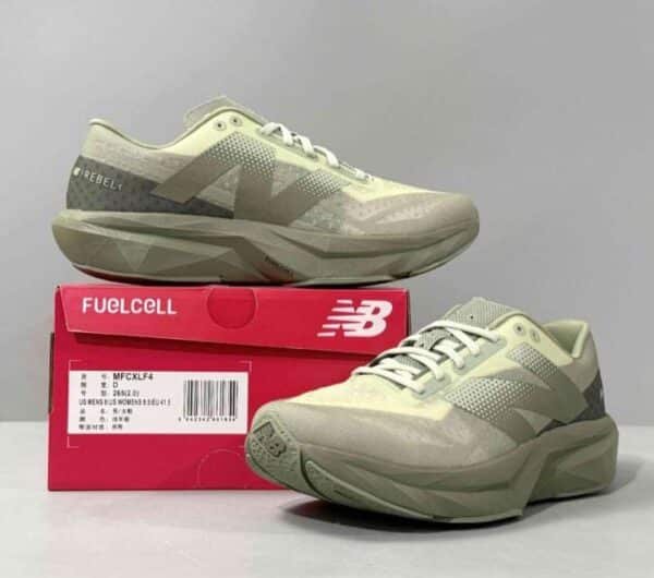 NEW BALANCE ELITE V4 - Image 6
