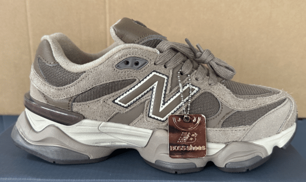 NEW BALANCE 9060