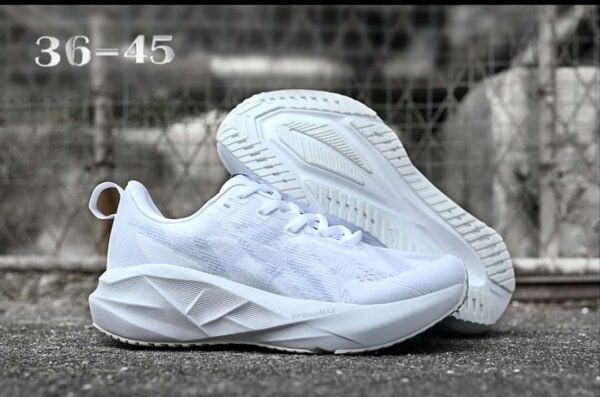 ASICS NOVABLAST 5